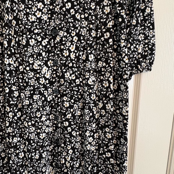 J. Jill Black and White Floral Elbow Length Sleeves Dress - Picture 5 of 12